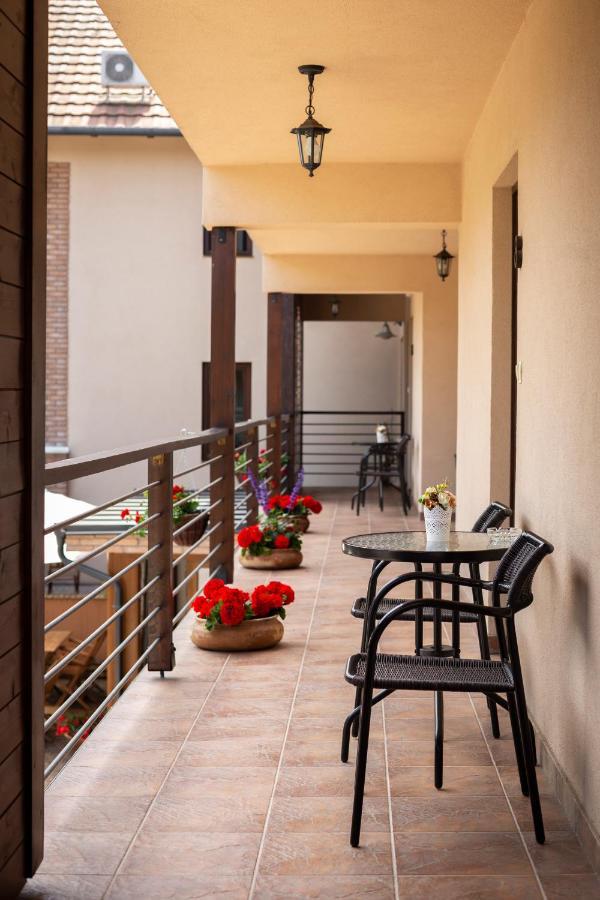 Vegvar Spa Apartman Gyula Buitenkant foto