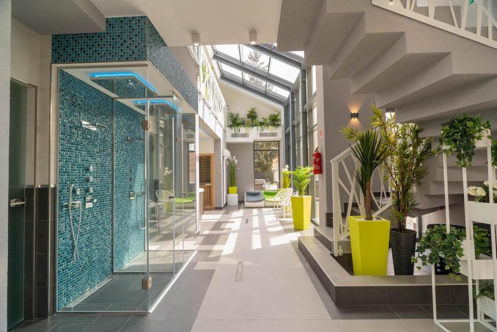 Vegvar Spa Apartman Gyula Buitenkant foto