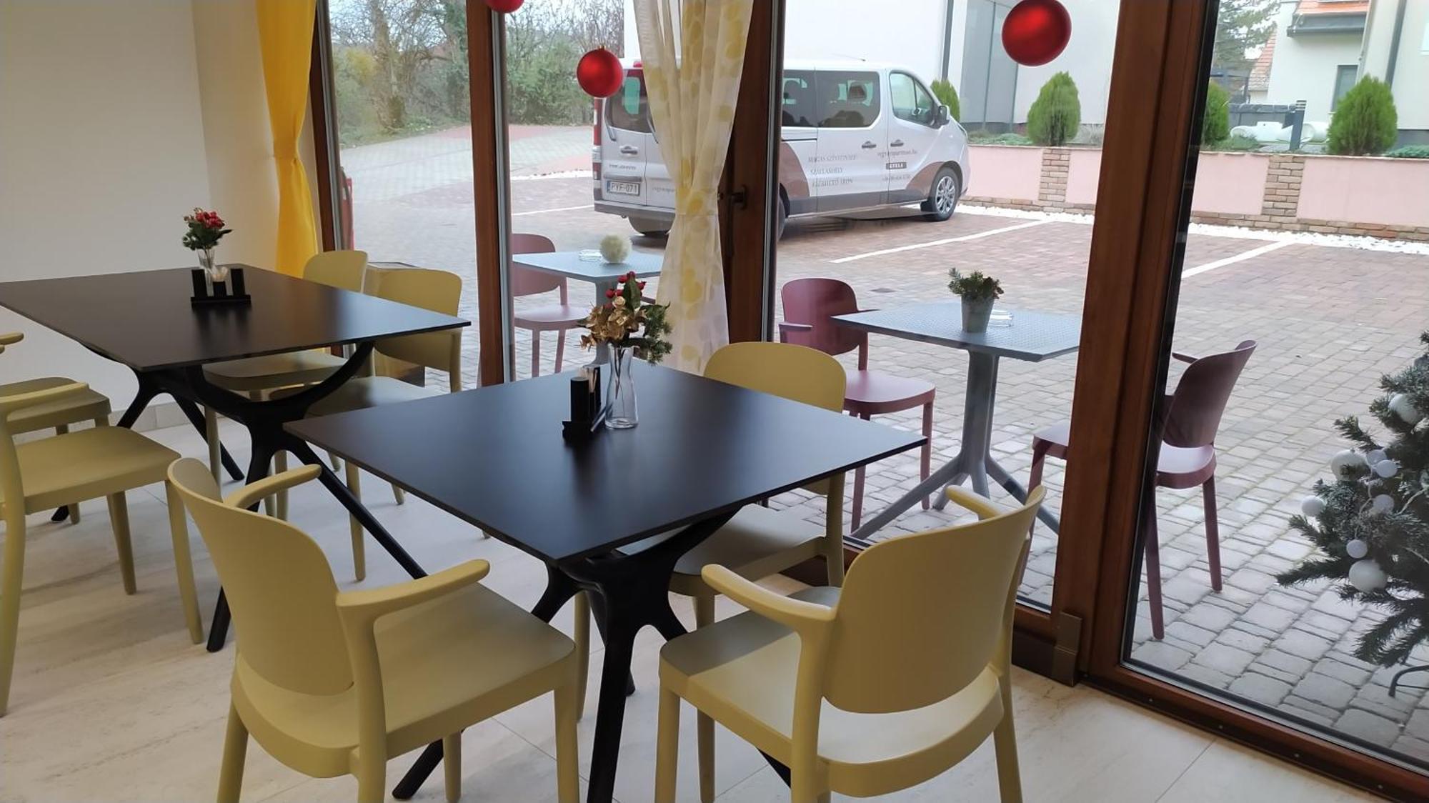 Vegvar Spa Apartman Gyula Buitenkant foto
