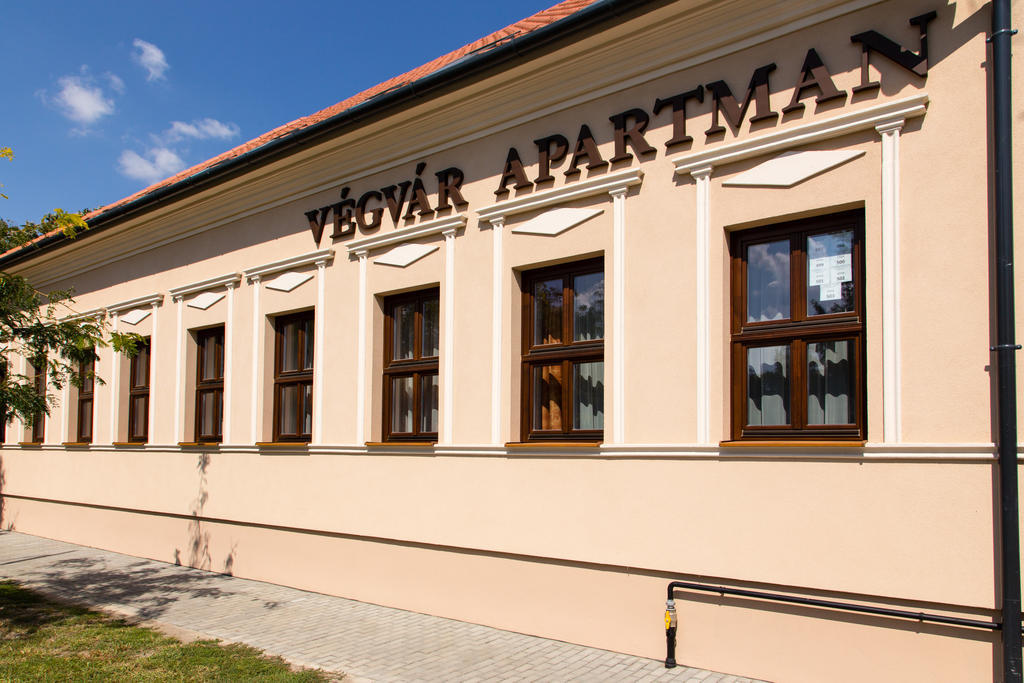 Vegvar Spa Apartman Gyula Buitenkant foto